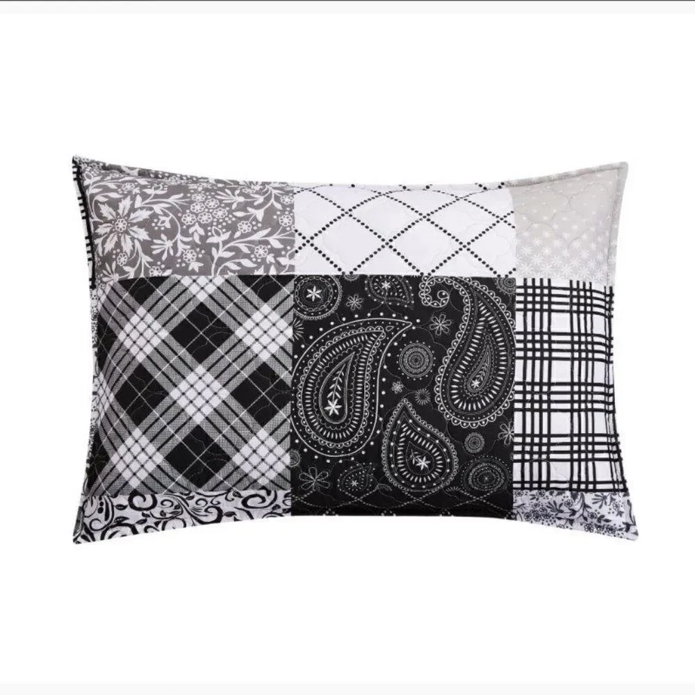 Black and White Reversible Patchwork Queen Quilt Set w/Matching Tote Bag